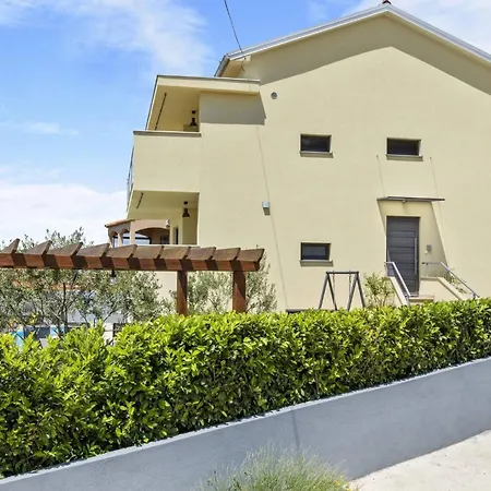 Apartment My Dalmatia - Cvita With Shared Pool